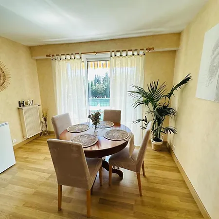Spacieux 2 Chambres 65M2 Climatise Au Village Medieval Entre Nice Et Antibes Villeneuve-Loubet Exterior photo