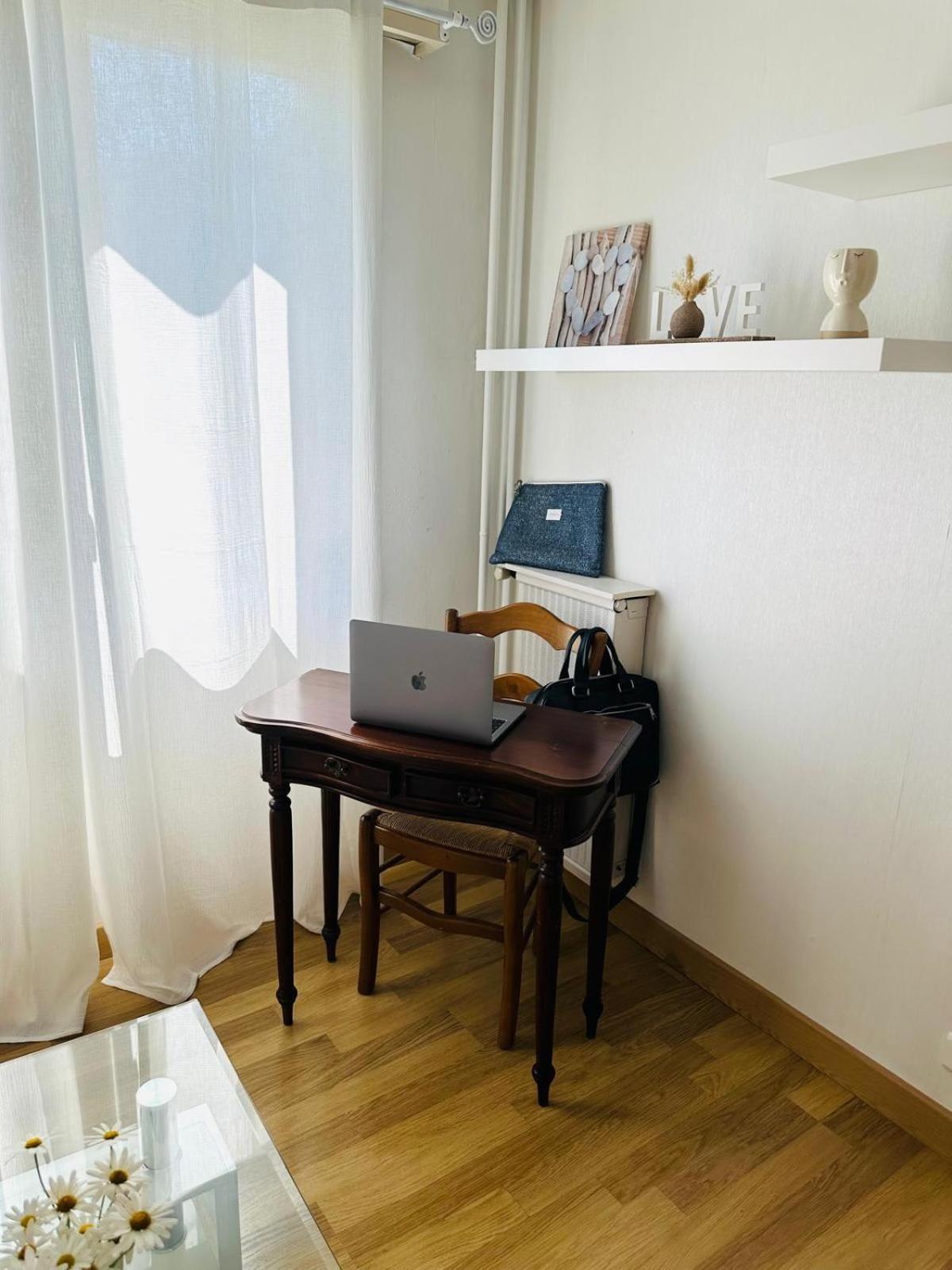 Spacieux 2 65m2 Climatise Au Village Medieval Entre Et Antibes *
